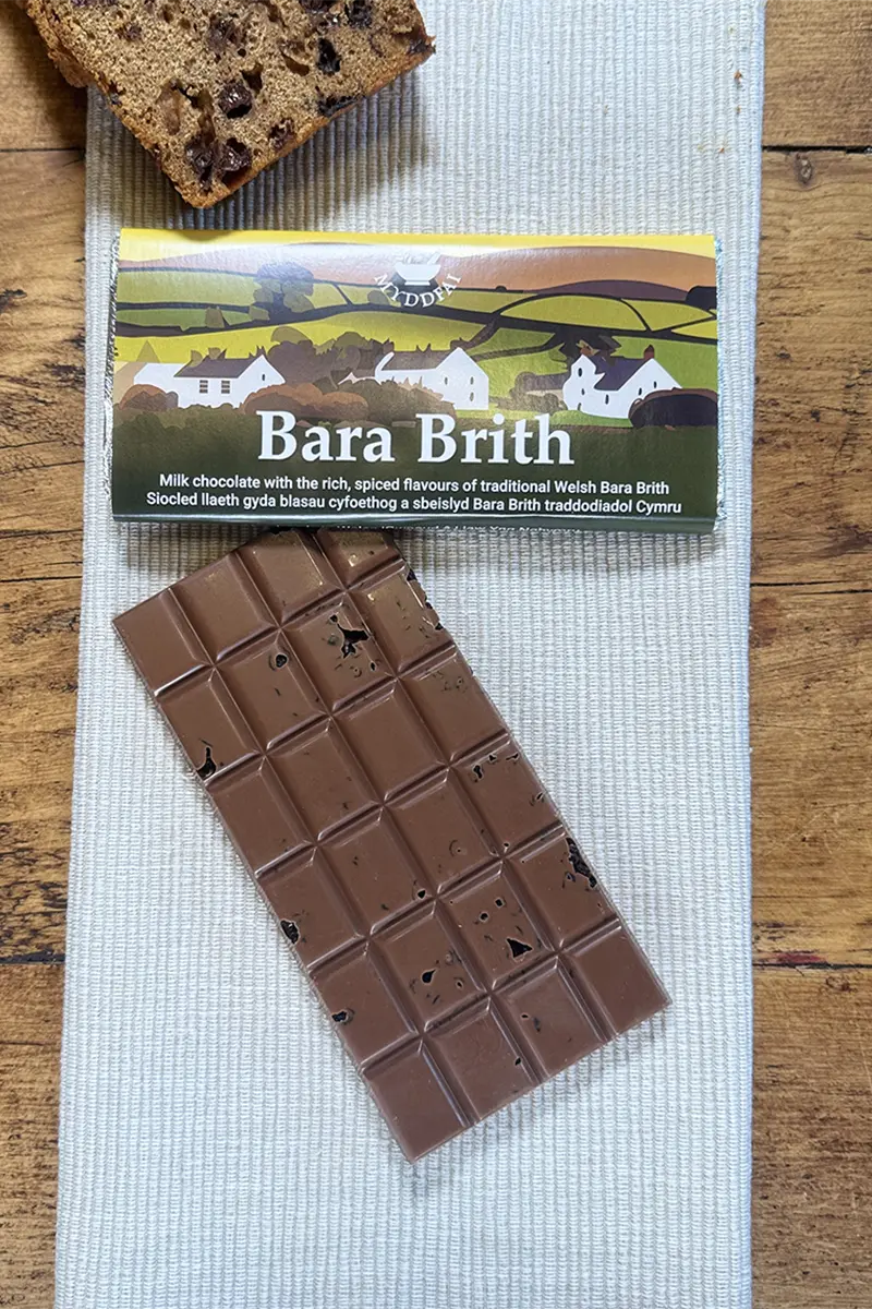 Bara Brith Milk Chocolate Siocled Llaeth Bara Brith