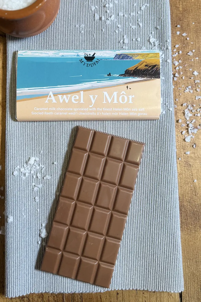 Sea Breeze Milk Chocolate Siocled Llaeth Awel y Môr